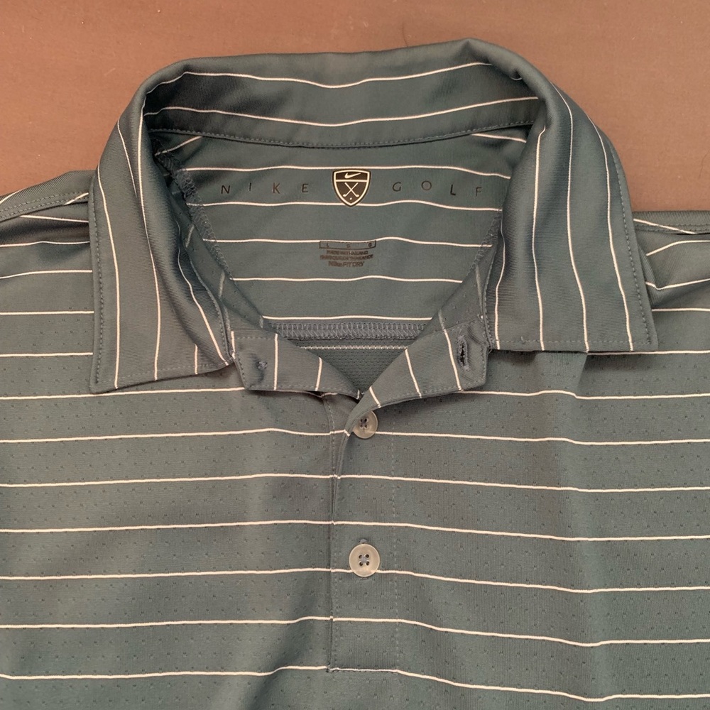 Nike Golf button down collar